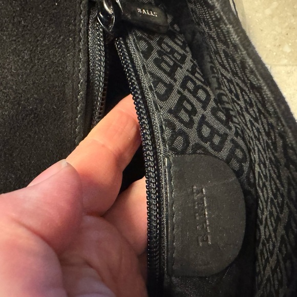 Bally Suede and Patent Leather Shoulder bag - Picture 3 of 8